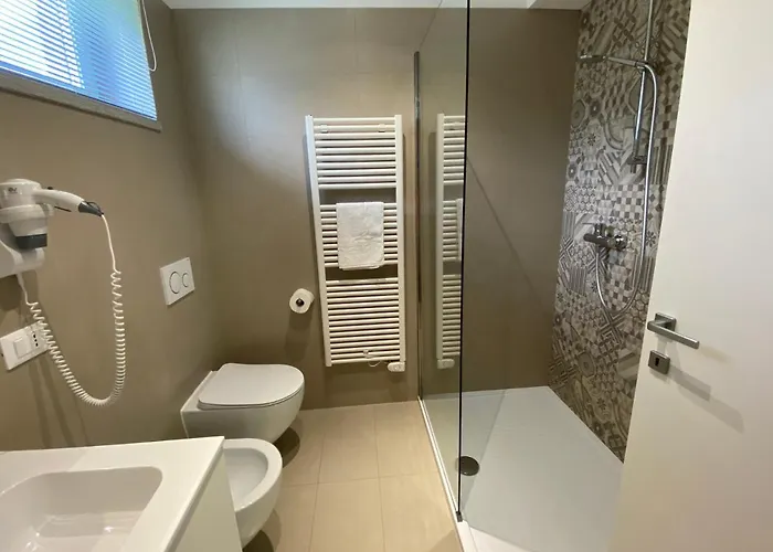 Regina E Oriente バヴェーノ