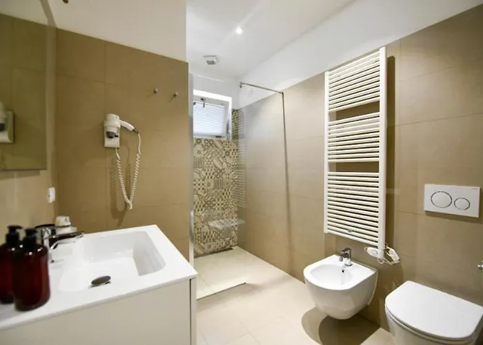 Regina E Oriente * Бавено