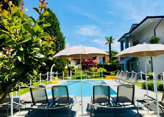 Regina E Oriente Бавено